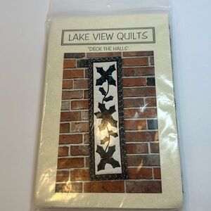 “Deck the Halls” Wall Hanging quilt kit